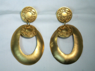 ...Vintage AUDREY SCHENK...Large Gold Tone Dangle Pierced Earrings...