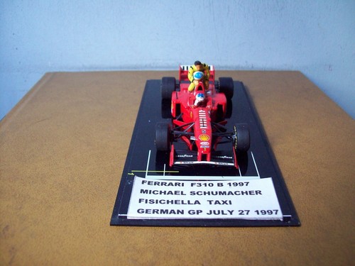 1/43 HOME MADE DIORAMA FERRARI F310B FISICHELLA TAXI 1997 MICHAEL SCHUMACHER - Picture 3 of 7