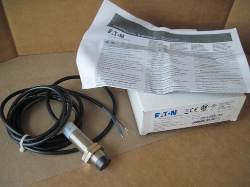 Eaton E57G-18UNC8-C2 E57 Inductive Proximity Sensor, 10-30VDC, 18mm Dia.