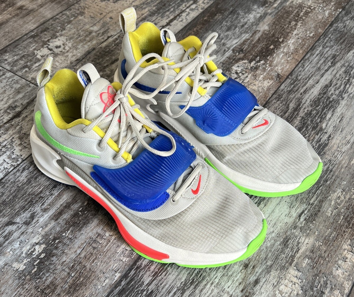 primary color nike shoes