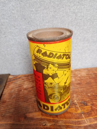 Radiatol barattolo anni '30 apparentemente mai aperto