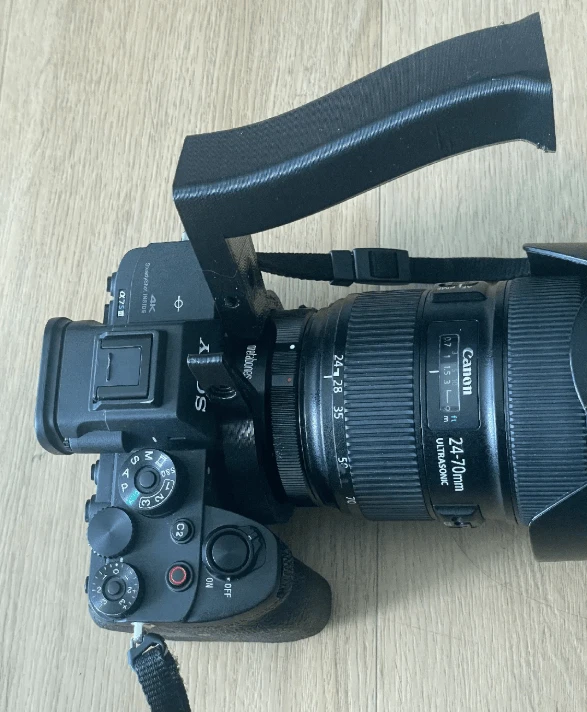 Mango de cámara Sony con montura E sin jaulas | Agarre ligero y seguro - Multicolor Foto 3 de 4