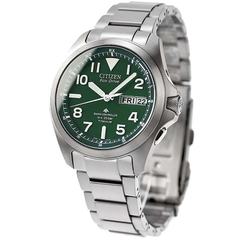 Reloj Citizen Promaster Land PMD56-2951 Eco-Drive esfera verde titanio solar para hombre