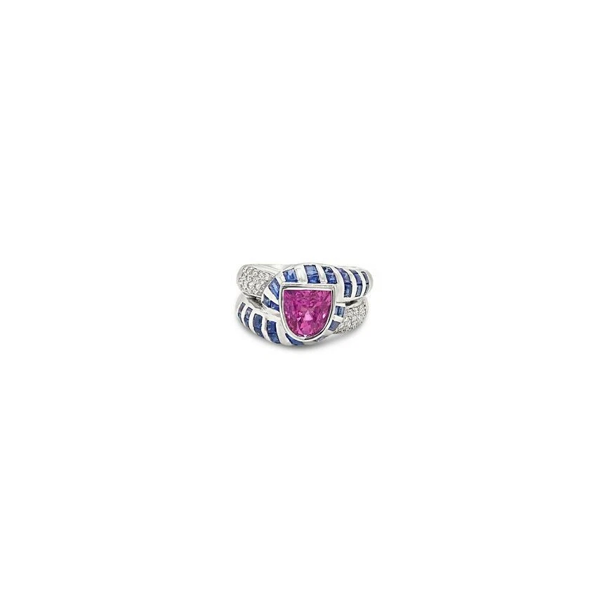 Anillo clásico LeVian con bisel de oro blanco de 18 quilates con zafiro azul rosa y diamante redondo Foto 2 de 4