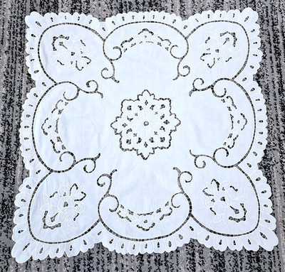 Vintage Mitteltischdecke - Durchbruchstickerei - Richelieu - Blumen Muster