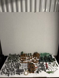 VTG Marx Toys WWII Battleground Play Set Lot 184 Pieces Accessories 1978 Extras