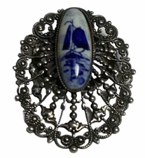 VINTAGE SIGNED SASA UNMARKED ART NOUVEAU STERLING SILVER BLUE DELFT SCARF CLIP 