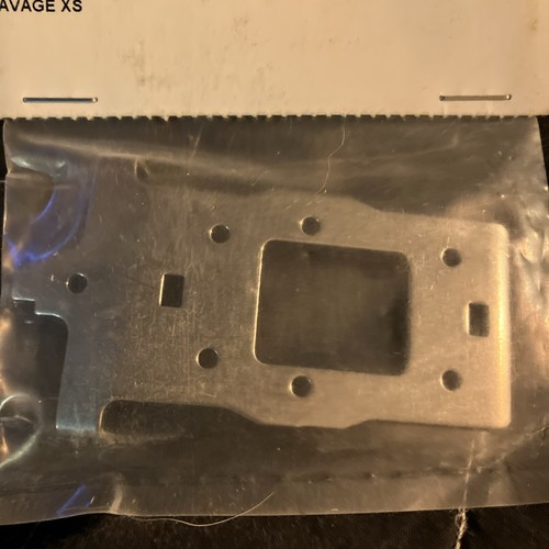 Lot of HPI Savage XS Flux parts: 105677 Front Lower Chassis Brace & 105679 Rear - Picture 5 of 10