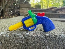 Vintage Plastic Pull Apart Puzzle Keychain Roy Rogers Straight Shooter Gun