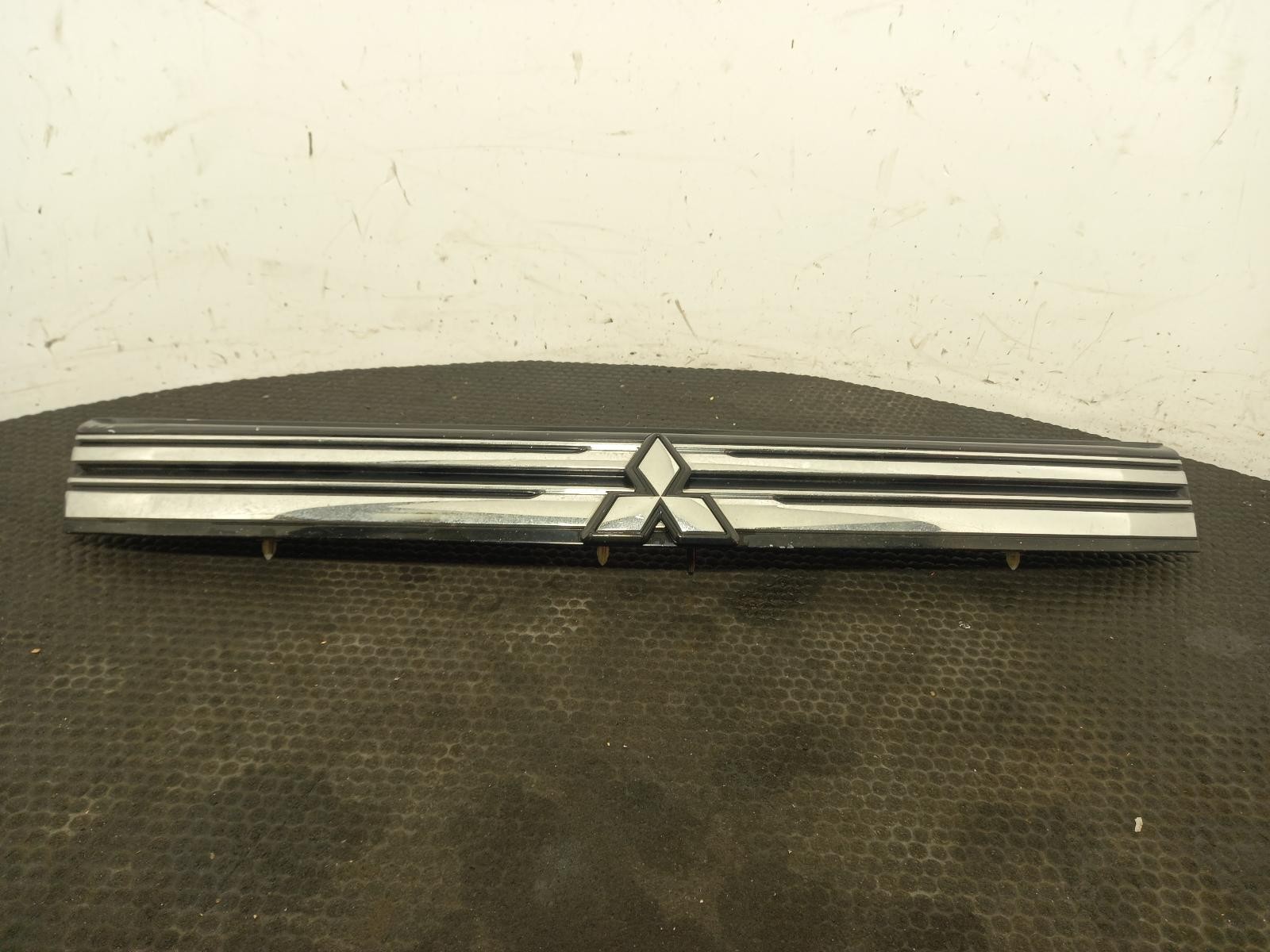 MITSUBISHI OUTLANDER GRILLE Grille 2013-2021  