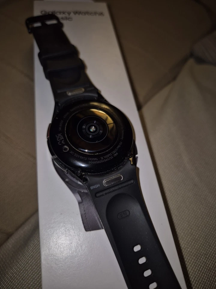Samsung Galaxy Watch6 Classic, foto 2 di 3