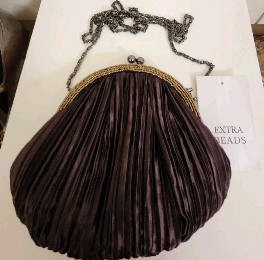 NUEVO Bolso sin asas/bolso de hombro Carlo Fellini marrón de noche plisado satinado con marco de cuentas Foto 2 de 4