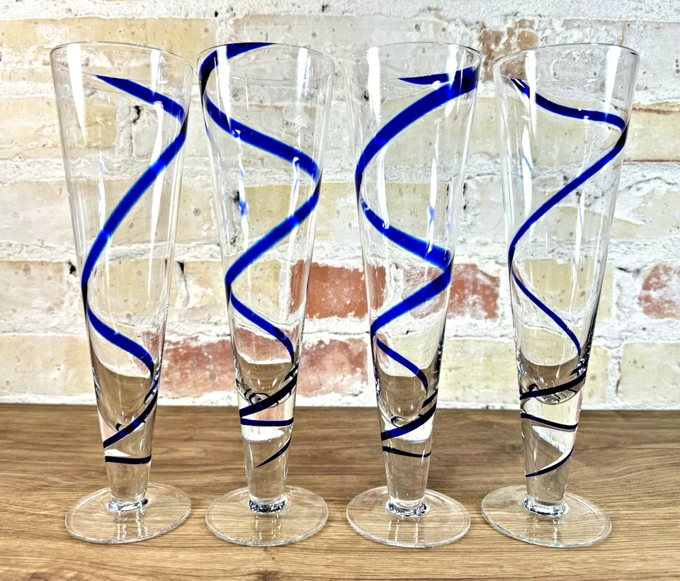 Pier 1 Juego de flautas Pilsner de vidrio soplado 4 rayas de cinta azul cobalto Navidad Año Nuevo Foto 3 de 4