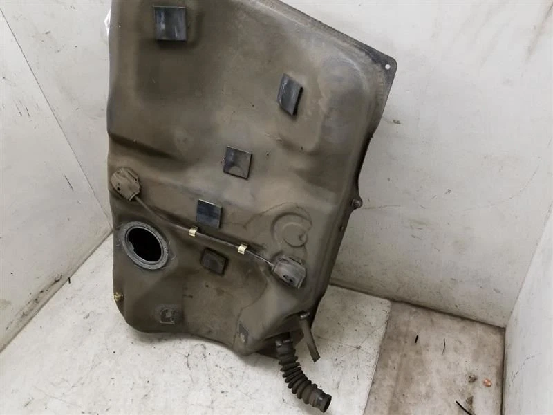 1998 TOYOTA AVALON XL 3.0L 6CYL GAS FUEL TANK ASSEMBLY  Foto 4 de 4