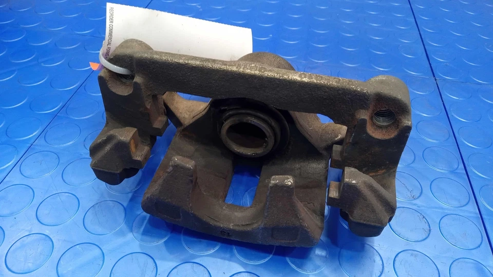 Conjunto de pinza de freno trasera GM Impala Century Grand Prix lado derecho del pasajero Foto 3 de 4