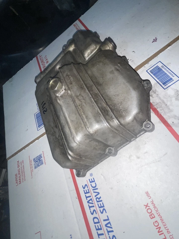 Suzuki GSXR750 1988-1989 cárter de aceite del motor, cubierta inferior del cárter de aceite del motor Foto 3 de 4