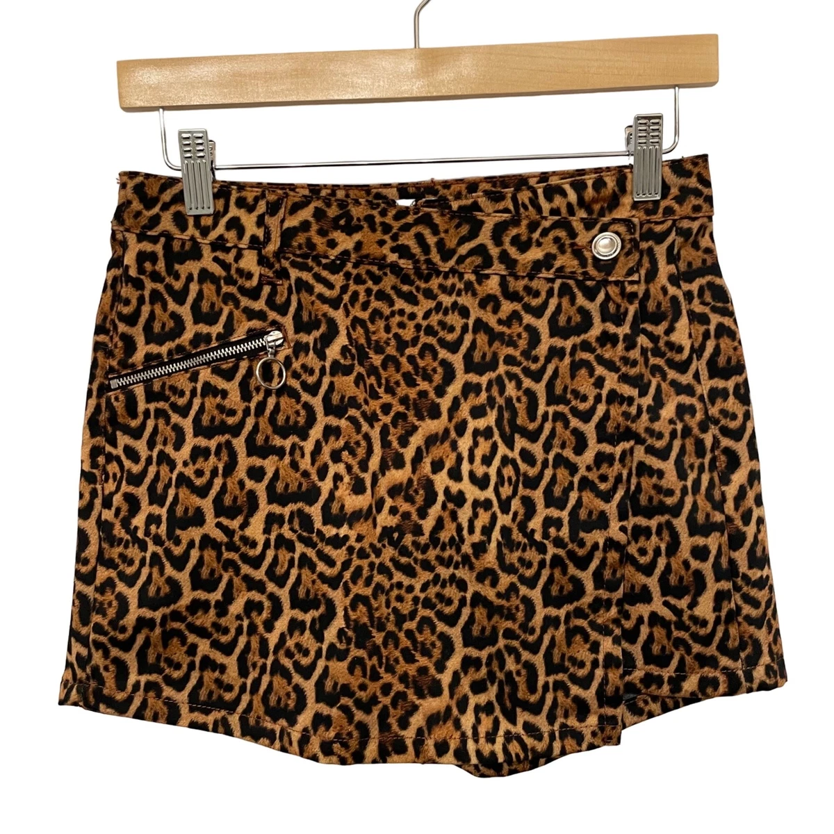 Short leopard zara sales