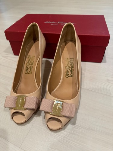 Salvatore Ferragamo Pola Vara Bow Patent Pump Nude/ Beige 6.5