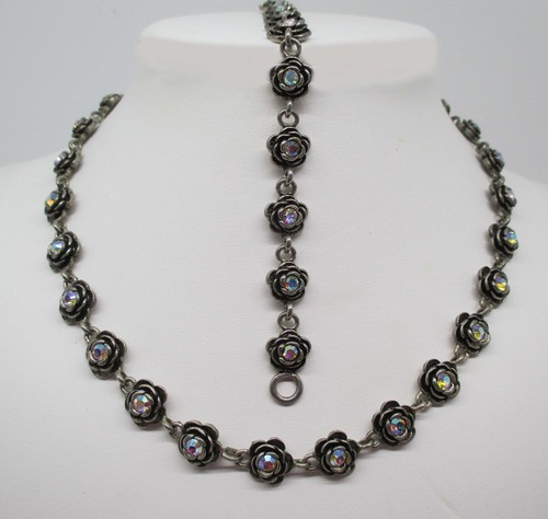 Premier Designs Primrose  Necklace &  Bracelet Set