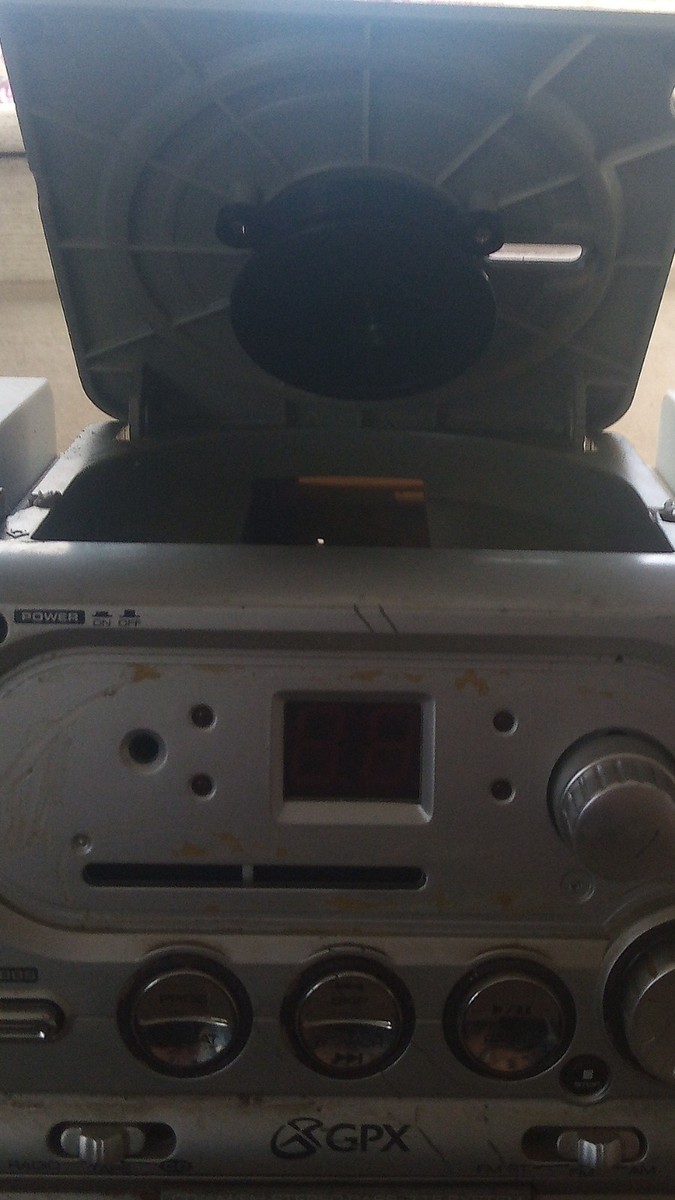 GPX Q916 Compact Shelf Stereo System CD Cassette AM/FM Automatic