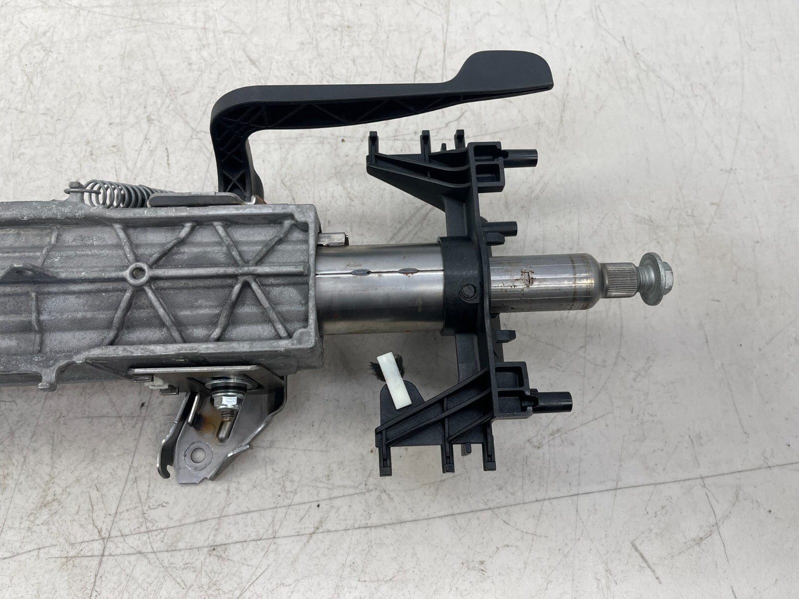 2014-2020 BMW I8 OEM MANUAL ADJUSTMENT STEERING COLUMN ASSEMBLY