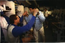 1993 Press Photo Brewers baseball's Cal Eldred and Teddy Higuera in locker room