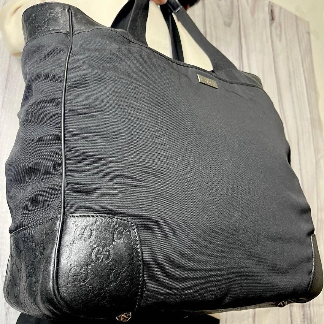 ✨Excellent état✨ Sac fourre tout GUCCI Shima cuir compatible A4 GG noir