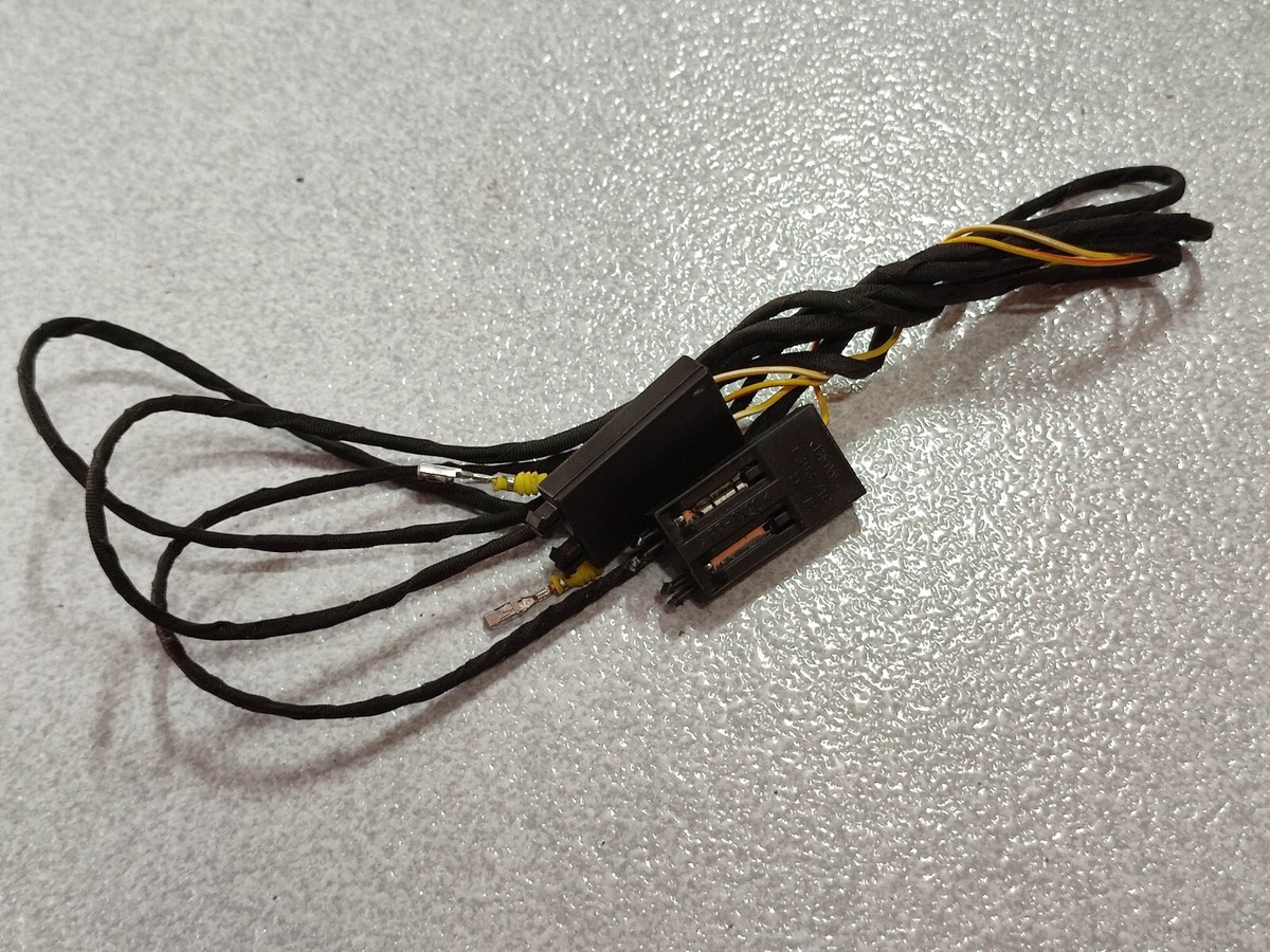 BMW E36-Z3-E38-E39 fan connector wiring !NEW! GENUINE 61131393718 