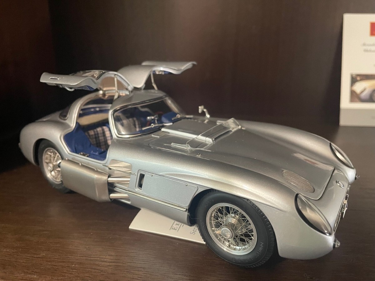 1:18 - CMC - Mercedes-Benz 300 SLR, 1955 Uhlenhaut-Coupe - M-088