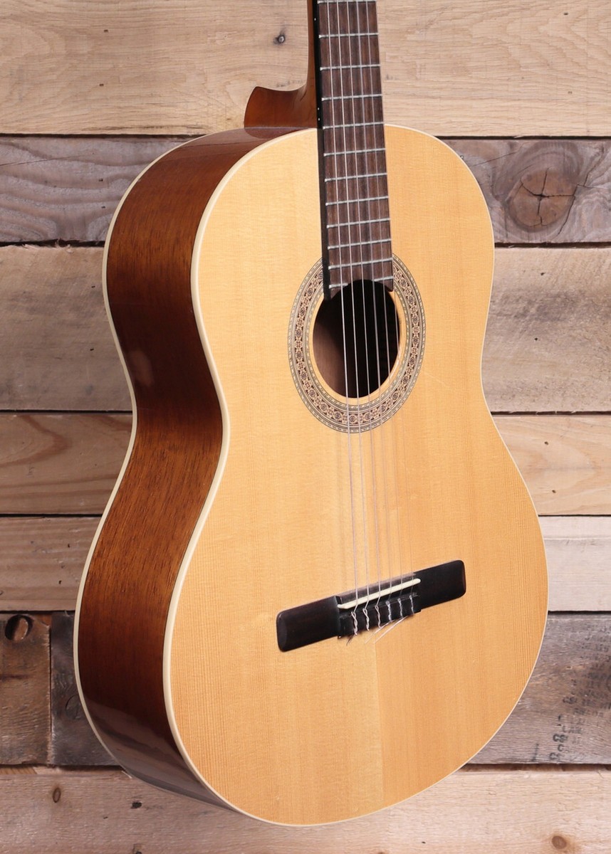 Greg Bennett C-2 Classical Guitar Natural w/ Gigbag 