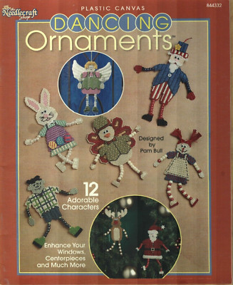 USED DANCING ORNAMENTS SANTA REINDEER 12 DESIGNS PLASTIC CANVAS PATTERN BOOK