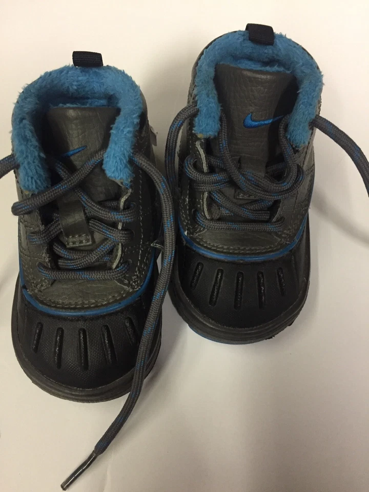Nike Marca Auténticas Niños Pequeños Gris Y Azul Talla 4 Botas de Nieve!(S8) Foto 2 de 4