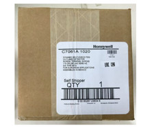 Express ship NEW Honeywell C7061A1020 UV Flame Detector C7061A 1020