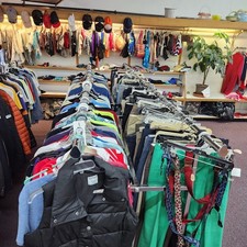 100 Pcs. Bulk Clothing lot for Resellers - Mixed Brands - eBay/Poshmark/Whatnot