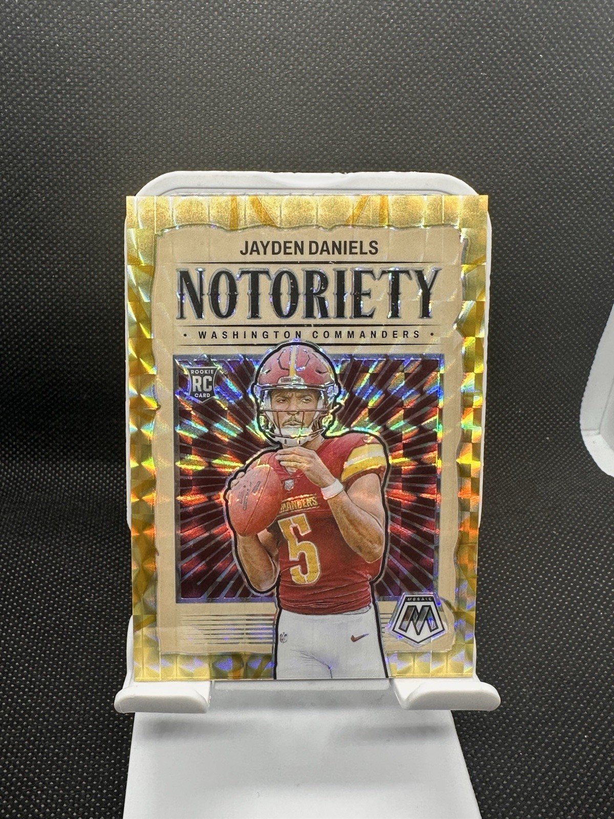 🌟🔥2024 Panini Mosaic Rookie- Yellow Notoriety Jayden Daniels /89 🌟🔥
