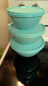 TUPPERWARE 3pc Wonderlier Bowl Set- Turquoise-NIP 4.5, 3.25 & 2 Cup Bowls