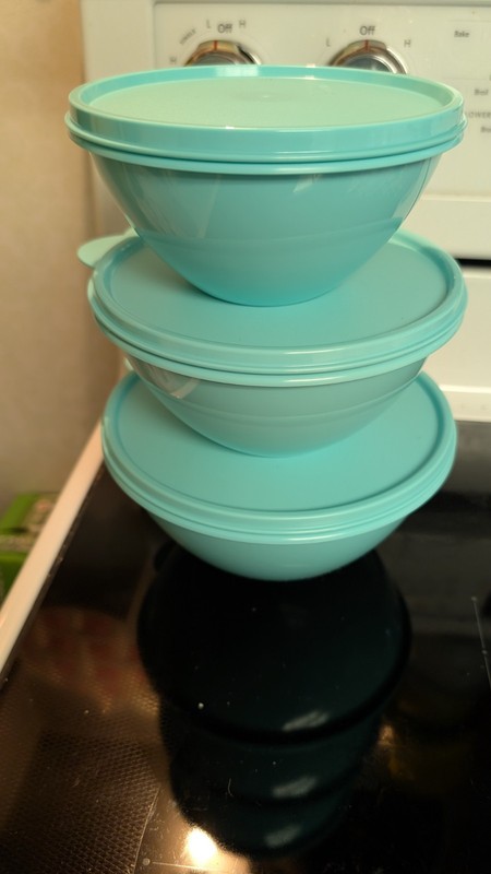 TUPPERWARE 3pc Wonderlier Bowl Set- Turquoise-NIP 4.5, 3.25 & 2 Cup Bowls