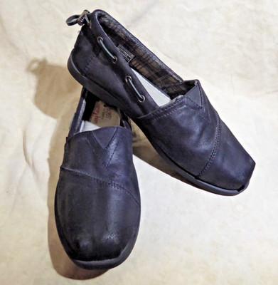   Bobs Classic Slip-Ons sz 8.5 M Black Leatherette; Cushioned Insole; Details