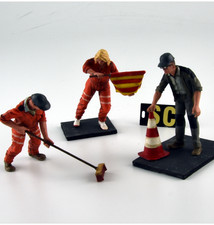 Le Mans Miniatures Track Marshals - Set Of 3 1/32 Slot Car Figure COFLM132002M