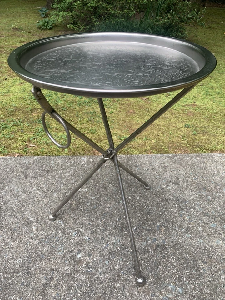 MCM ~ ВИНО/МАРТИНИ СКЛАДНОЙ ШТАТИВ СТОЛ ~ СЕРЕБРЯНЫЙ УТЮГ ~ ГРАВИРОВАННЫЙ ДИЗАЙН ВЕРХНЯЯ ПЛАСТИНА ~ VNC - Изображение 3 из 4