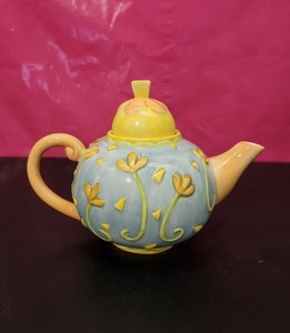 Vintage Oneida Kitchen Country Bouquet Mini Teapots w/ Box LOT OF 2!!