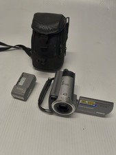 Sony DCR-SR60 Handycam Digital Video Camera Recorder 30GB Battery Charger/Case