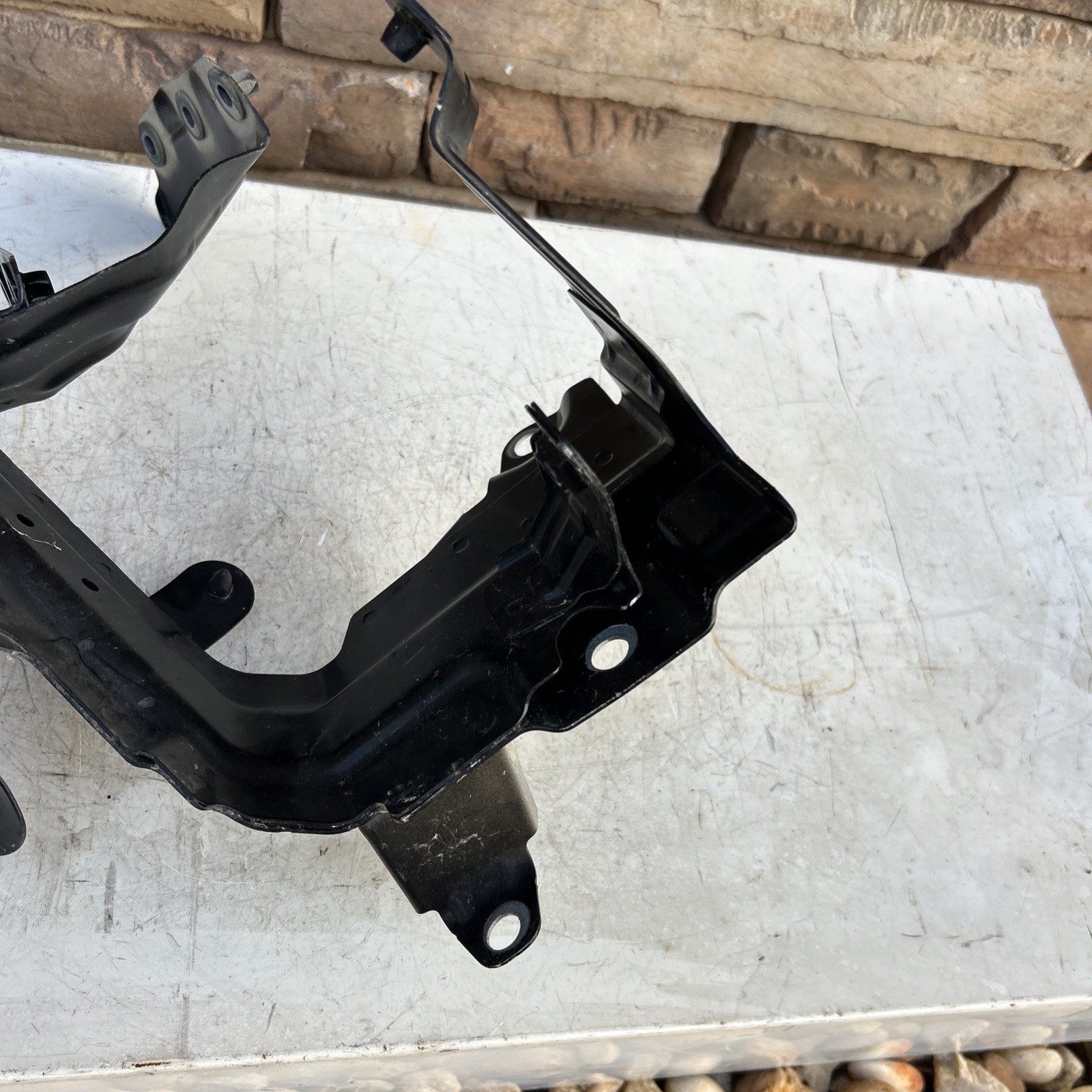 2018-Up Lamborghini Urus Strut Bracket Right Genuine OEM 4ML821132A See Photos