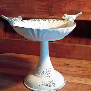 White & grey Metal Pedestal Bird Bath Bowl & Stand w/ 2 Rim Birds, 6 in
