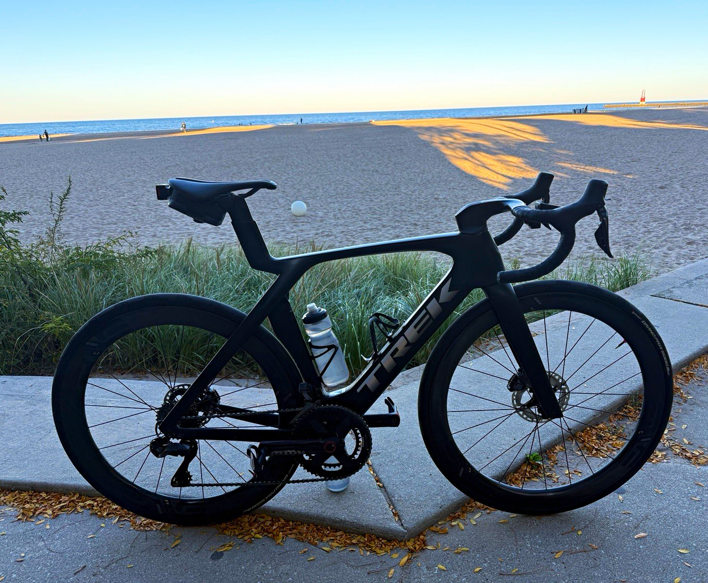 Trek Madone SLR 56cm - Ultegra Di2 - ENVE SES 4.5 - Power Meter