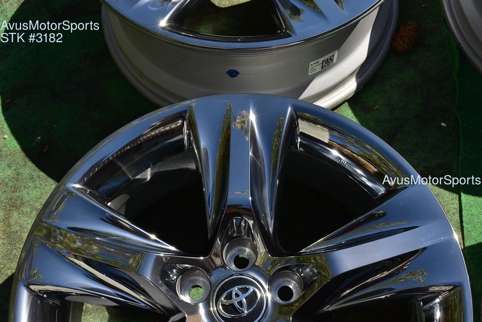 Rueda revestida de cromo oscuro de fábrica Toyota Highlander Limited 19" OEM 4260D0E020 2019 Foto 2 de 4