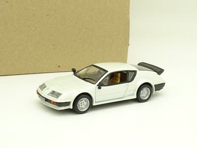 Universal Hobbies 1/43 - Alpine Renault A310 V6 Pack GT White