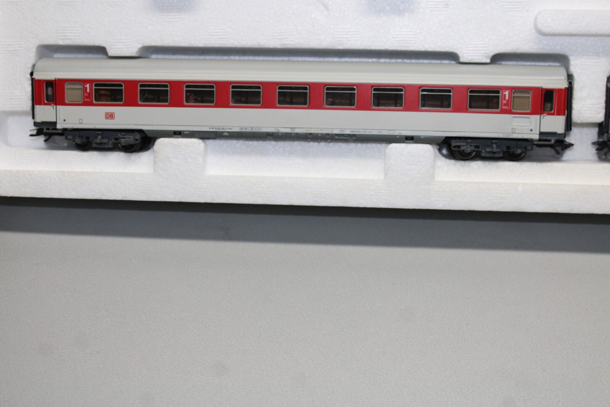 Märklin 43302 Passenger Car Set New IC Colors DB AG Gauge H0