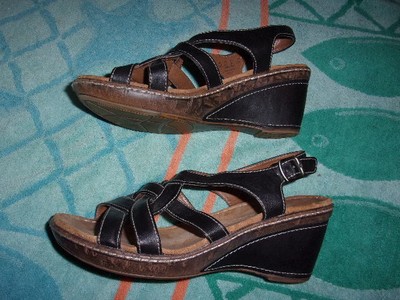 naturalizer black wedge sandals