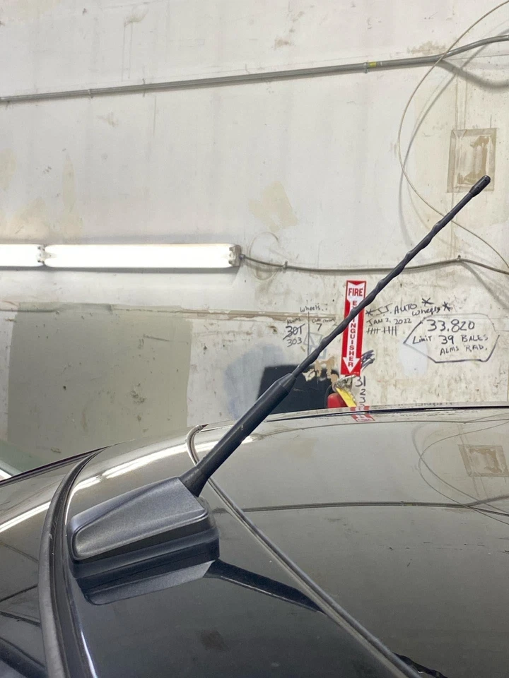 Antena de radio FORD EDGE 07 08 09 10 11 12 13 14 Foto 2 de 4